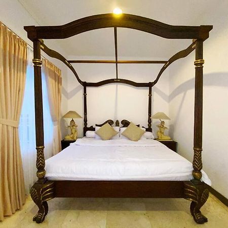Tropical Villa By Villapedia Citaringgul Exterior photo
